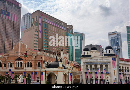 Dataran Merdeka, steigt Symbol der Platz der Unabhängigkeit, und hoch in der Innenstadt, Kuala Lumpur, Malaysia Stockfoto