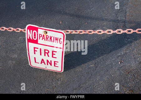 Kein Parkplatz Feuerzeichen lane Stockfoto