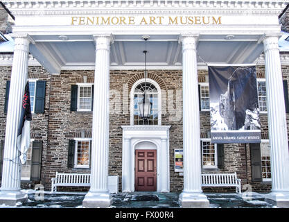 Cooperstown, New York, USA. 5. April 2016. Eingang im Fenimore Kunstmuseum in Cooperstown, New York während einer Ausstellung des Stockfoto