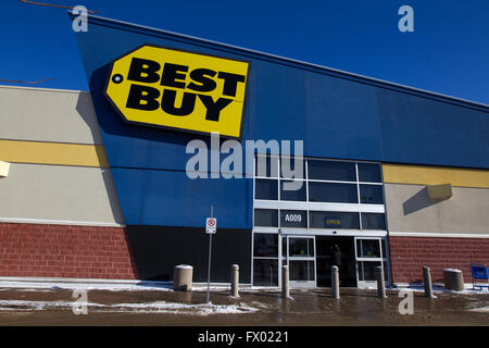 BestBuy elektronische Store im RioCan Centre in Kingston, Ontario, auf Montag, 18. Januar 2016. Stockfoto
