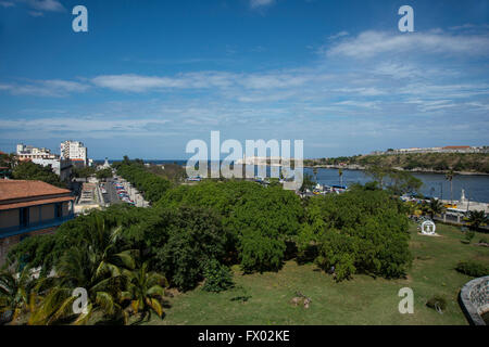 Panoramablick auf der Einfahrt in den Hafen von Havanna Stockfoto