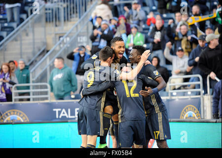 Chester, Pennsylvania, USA. 3. April 2016. Philadelphia Union zu feiern, nachdem C.J. SAPONG ein Tor in den ersten zwei Minuten gegen Orlando City Soccer Club Talen-Energie-Stadion in Chester Pennsylvania © Ricky Fitchett/ZUMA Draht/Alamy Live News Stockfoto