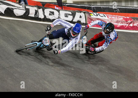 Manchester, UK. 9. April 2016. Champion britische BMX-Fahrer, Liam Phillips (65), qualifiziert seine Titelverteidigung in 2016 UCI BMX Supercross World Cup am Radfahren National Centre, Manchester UK Credit: Michael Buddle/Alamy Live News Stockfoto