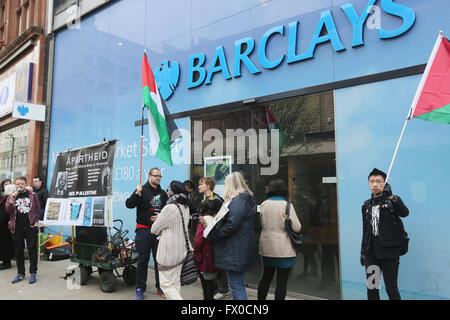 Manchester, UK. 9. April 2016. Pro-palästinensische Demonstranten an der Market Street in Manchester, UK, 9. April 2016 Credit: Barbara Koch/Alamy Live News Stockfoto