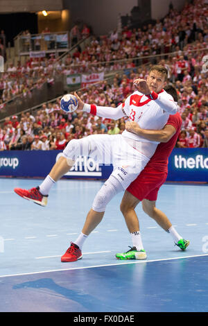 ERGO ARENA, Danzig, Polen, 9. April 2016. 2016 IHF Männer Olympia-Qualifikationsturnier, Kamil Syprzak in Aktion während Handball match Polen V Chile, Credit: Tomasz Zasinski / Alamy Live News Stockfoto