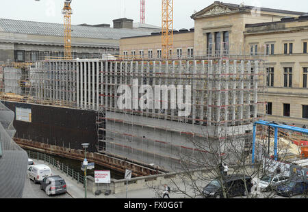 Berlin, Deutschland. 4. April 2016. Die Baustelle der James Simon-Galerie in Berlin, Deutschland, 4. April 2016. Foto: RAINER JENSEN/Dpa/Alamy Live-Nachrichten Stockfoto