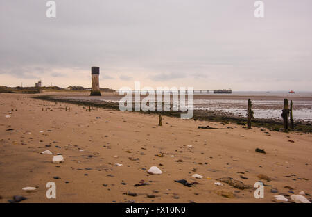 Die niedrige Leuchtturm in Spurn Head, North Yorkshire, England UK Reiten. Stockfoto