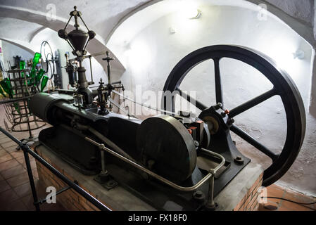 Dampfmaschine von Blatna Brauerei im Brauerei-Museum in der Stadt Plzen (Pilsen), Tschechische Republik Stockfoto