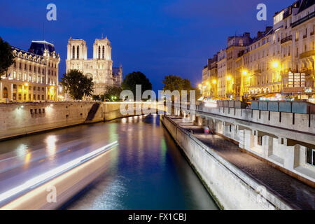 Fluss Seine und Notre Dame der Nacht, Paris Frankreich Stockfoto