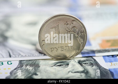 US-Dollar-Münze ein Rubel vor dem Hintergrund Stockfoto