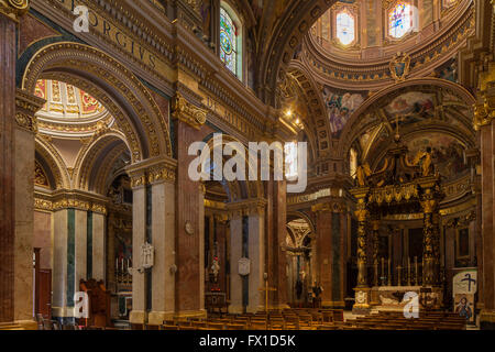 Innenraum der St.-Georgs Basilika in Victoria (Rabat) auf Gozo, Malta. Stockfoto