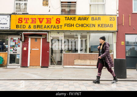 Der Markt und die Geschäfte am unteren Marsh, Waterloo, London, SE1, Vereinigtes Königreich Stockfoto