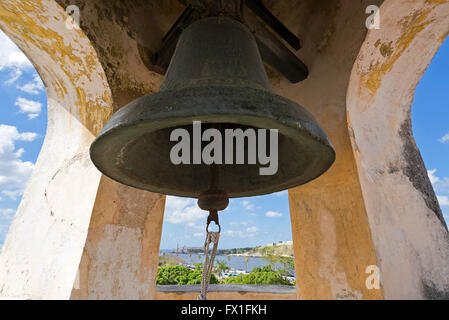 Horizontale Ansicht des La Giraldilla Wachturm am Castillo de la Real Fuerza in Havanna, Kuba. Stockfoto