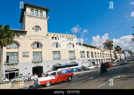 Horizontale Ansicht des Terminal "Sierra Maestra" in Havanna, Kuba. Stockfoto