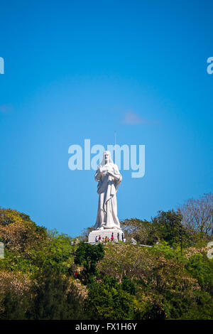 Vertikale Ansicht der Statue Christus von Havanna, Kuba. Stockfoto