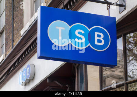 Zeichen außerhalb einer TSB Bank Branch, London, UK Stockfoto