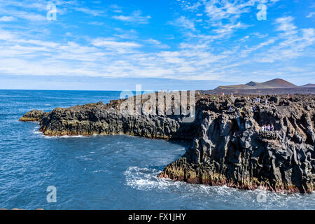 Los Hervideros, ein Ort, wo die Lava ins Meer, eines der bekanntesten touristischen Attraktionen auf Lanzarote Insel gestreamt Stockfoto