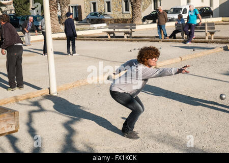 Petanque, Boule in Gruissan, Narbonne, Aude, Südfrankreich, Frankreich, Europa zu spielen. Stockfoto