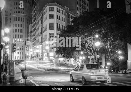 Sao Paulo, Brasilien - 25. Januar: Straßen in der Nacht Innenstadt von Sao Paulo, Brasilien, am 25. Januar 2016, in Sao Paulo. Stockfoto