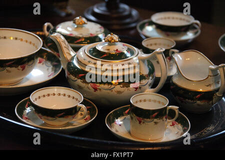 Tee-Set auf dem Display an Pickfords House Museum in Derby Stockfoto