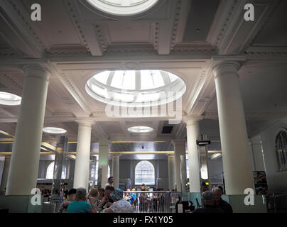 Innere des Britomart Transport Centre in Auckland, Neuseeland. Stockfoto