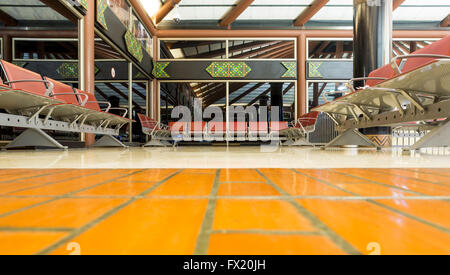 JAKARTA, Indonesien, 5. April 2016: Innen Jakarta (Soekarno-Hatta) International Airport ist der Hauptflughafen dienen der gre Stockfoto