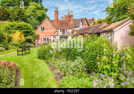 Mill Garden direkt unter Warwick Castle in Warwick, Warwickshire, England Stockfoto