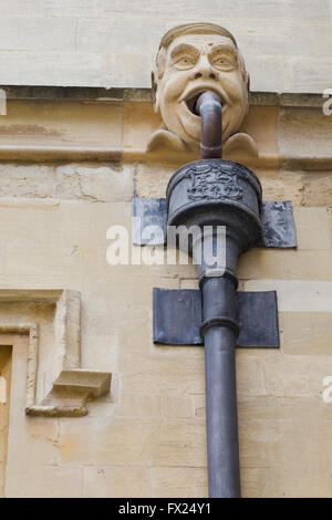 Seltsame Fallrohr auf der Seite des Eton College Kapelle Stockfoto