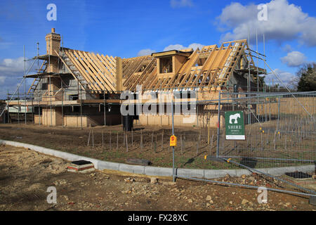 Neues Einfamilienhaus unter Konstruktion, Hollesley, Suffolk, Suffolk, England, UK Stockfoto