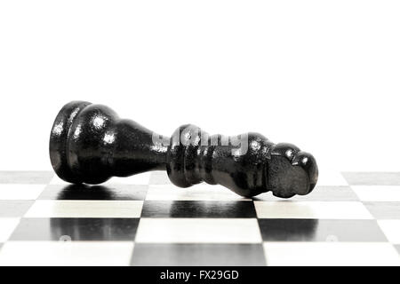 Gefallenen König in ein Schach-Spiel zeigt Spiel vorbei Stockfoto