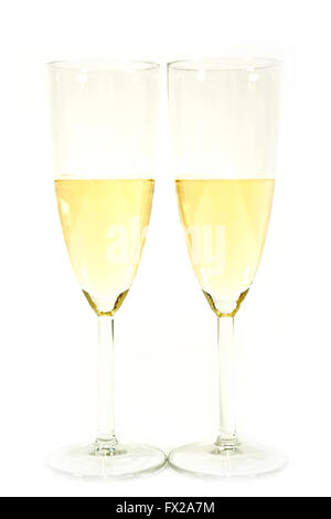 Zwei Gläser Champagner in high-Key mit weißem Hintergrund schießen Stockfoto