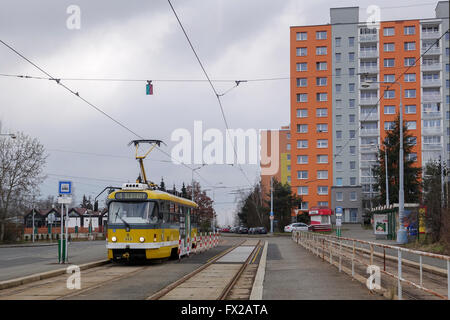 Niederflur-Straßenbahn in Bolevec Tschechische Republik Stockfoto