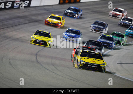 Ft. Worth, TX, USA. 9. April 2016. Ft. Worth, TX - 9. April 2016: Carl Edwards (19) Schlachten für Position während der Duck Commander 500 auf dem Texas Motor Speedway in ft. Worth, TX. Bildnachweis: Csm/Alamy Live-Nachrichten Stockfoto