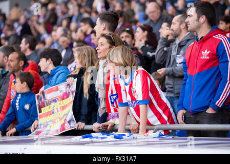 Barcelona, Spanien. 9. April 2016. Fans bei der La Liga Spiel zwischen RCD Espanyol Barcelona und Atletico de Madrid im Stadion Powerade am 9. April 2016 in Barcelonal, Spanien. Bildnachweis: Christian Bertrand/Alamy Live-Nachrichten Stockfoto