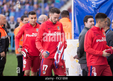 Barcelona, Spanien. 9. April 2016. Saul Niguez (Mitte) spielt bei der La Liga-Spiel zwischen RCD Espanyol Barcelona und Atletico de Madrid im Stadion Powerade am 9. April 2016 in Barcelonal, Spanien. Bildnachweis: Christian Bertrand/Alamy Live-Nachrichten Stockfoto