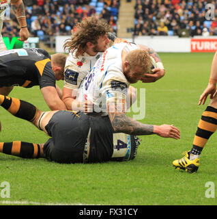 Ricoh Arena in Coventry, UK. 9. April 2016. Sieg im Europacup. Wespen im Vergleich zu Exeter Chiefs. Damian Welch in Aktion für Exeter. Bildnachweis: Aktion Plus Sport/Alamy Live-Nachrichten Stockfoto