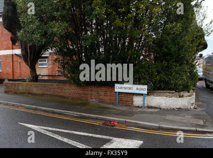 Bournemouth, Dorset, UK. 10. April 2016. Detektive haben einem Mordfall, der nach dem Tod von einen kleinen Jungen von Boscombe – mit einem Mann verhaftet. Um ca. 15:30 auf Freitag, 8. April 2016 erhielt die Polizei einen Bericht von den Rettungsdienst, den ein Baby schwer krank in einer Wohnung Carysfort Weg genommen worden war. Ein drei-Monat-alte junge Verletzungen erlitten hatte und war Royal Bournemouth Hospital, bevor Sie zu Southampton General Hospital für fachärztliche Behandlung vermittelt. Leider war der junge tot Credit ausgeprägt: Uknip/Alamy Live-Nachrichten Stockfoto