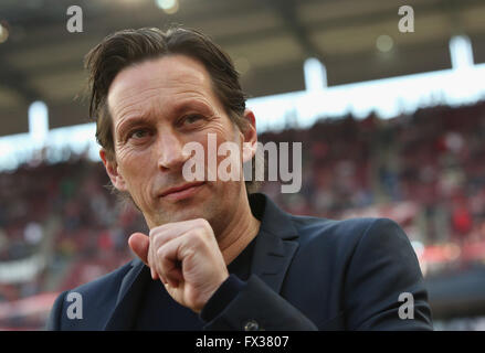 Köln, Deutschland. 10. April 2016. Fußball, Bundesliga, Spieltag 29, 10.04.2016, Köln, Deutschland, 1. FC Köln gegen Bayer 04 Leverkusen: Manager Roger Schmidt (Leverkusen). Bildnachweis: Jürgen Schwarz/Alamy Live-Nachrichten Stockfoto