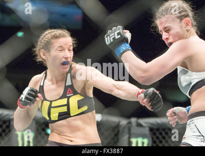 Zagreb, Kroatien. 10. April 2016. Maryna Moroz Niederlagen Cristina Stanciu über einstimmigen Beschluss. Maryna Moroz Vs Cristina Stanciu Credit: Dan Cooke/Alamy Live News Stockfoto