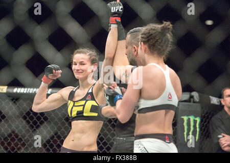 Zagreb, Kroatien. 10. April 2016. Maryna Moroz Niederlagen Cristina Stanciu über einstimmigen Beschluss. Maryna Moroz Vs Cristina Stanciu Credit: Dan Cooke/Alamy Live News Stockfoto