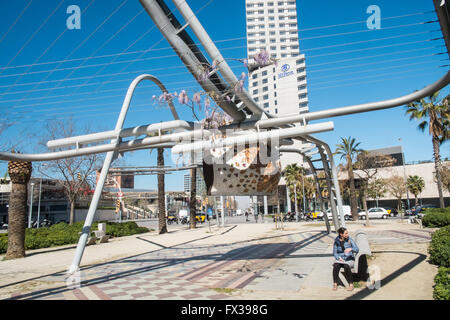 Röhrenförmige Strukturen in Parc Diagonal Mar, Barcelona, Spanien Stockfoto