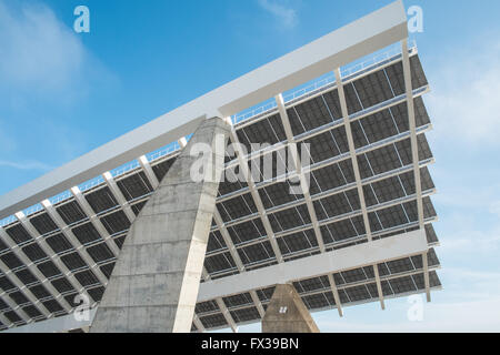 Solar-Panel, Placa Fotovoltaica, internationalen Segelsport centre, Parc De La Forum, Bezirk Sant Marti, Barcelona, Spanien Stockfoto