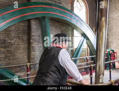 Innenraum des Vierschrötigkeit Pumping Station im Rahmen des viktorianischen London Kanalisationsystem von Sir Joseph Bazalgette errichtete Stockfoto