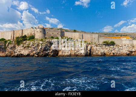 Die Mauern von Dubrovnik, steinerne Mauern umgeben alte Stadt Dubrovnik, Kroatien. Stockfoto