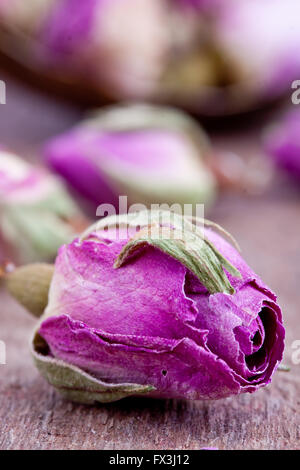 getrocknete Rosenknospen Stockfoto