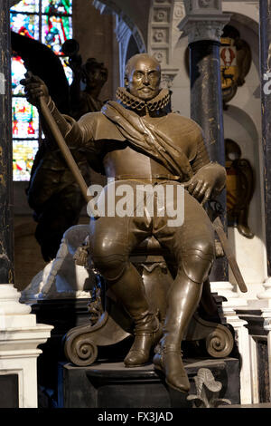 Marmorstatue von Willem van Oranje auf dem Mausoleum in der Nieuwe Kerk in Delft, Holland Stockfoto