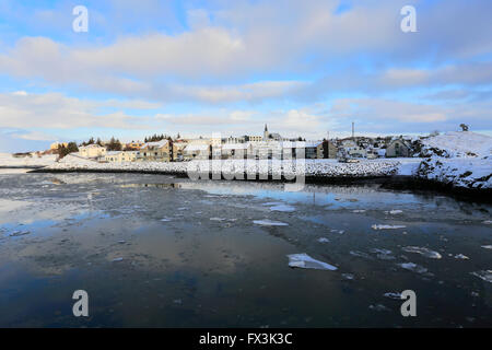 Winter-Blick über Stadt Borgarnes, Western Region von Island Stockfoto