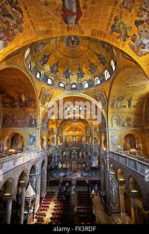 Erstaunliche Mosaiken im Inneren der Basilika di San Marco (Markusplatz), Venedig, Veneto, Italien Stockfoto