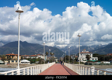 Pier in Marina di Massa, Toskana, Italien, EU, Europa Stockfoto