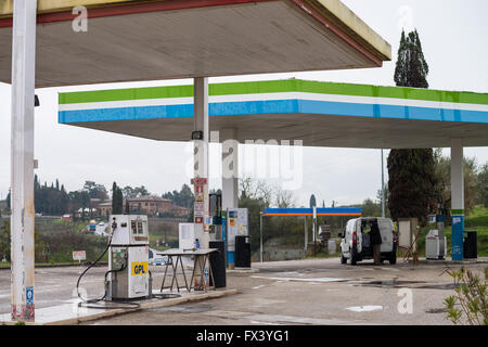 Tankstelle, Italien Stockfoto